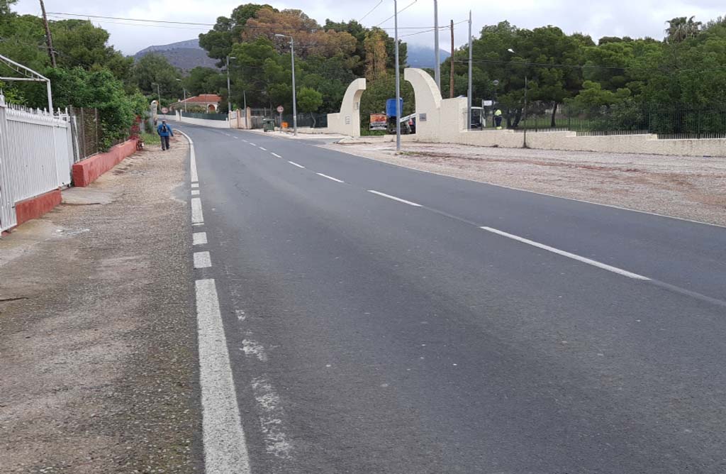 El Ayuntamiento pide a la Direccin General de Carreteras la colocacin de ralentizadores de velocidad y  construccin de una glorieta en La Charca