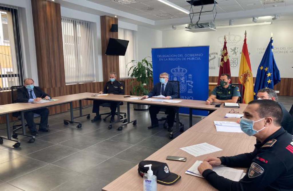 La Delegacion del gobierno informa de 1.500 dispositivos de Polica Nacional y Guardia Civil para el cierre de la Regin y sus 45 municipios