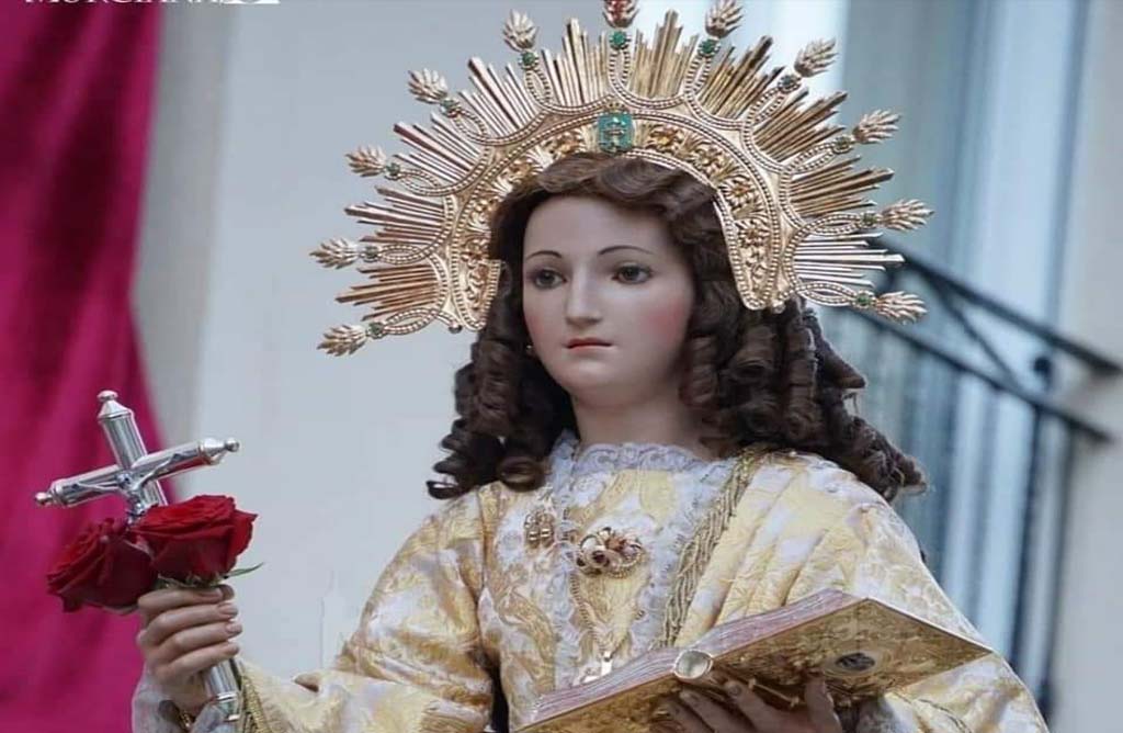 El dia 9 se Traslado la imagen de Santa Eulalia desde la ermita de San Roque hasta la parroquia de Santiago el Mayor