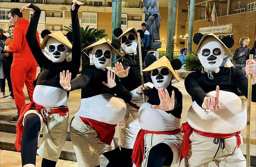 Las tradicionales máscaras llenas las calles de Totana el Martes de Carnaval